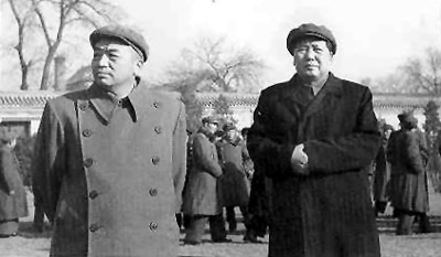 پنگ دى‌هواي وماو زى‌دونگ، 1954 (تصوير: هو بو).