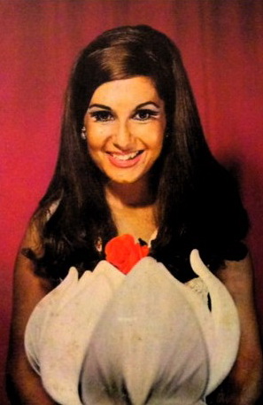 Taroub in 1973 (Album cover picture cropped).jpg