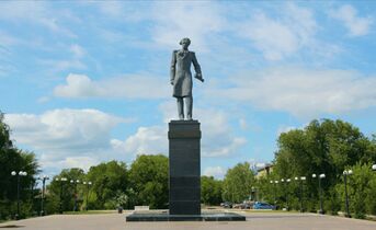 A bronze statue of Shoqan Walikhanov by Tulegen Dosmagambetov in Kokshetau