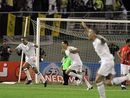 الجزائر يفوز على مصر 3-1 في تصفيات كأس العالم 2010