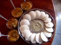 إدلي، كعكة هندية شهية من جنوب الهند. فكرة كعكة إدلي المطهوة على البخار استوردت من إندونسيا.[20]