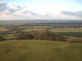 Part of Aylesbury Vale taken from the top of Coombe Hill, ناظراً إلى إيلزبري — the town's shape is visible.