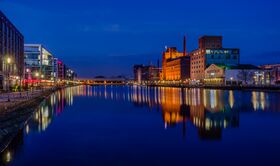 Innenhafen Duisburg Blaue Stunde 2014.jpg