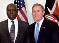 دانيال أراپا موي، ثاني رؤساء كنيا، والرئيس الأمريكي جورج دبليو بوش.