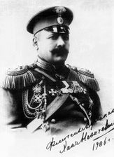 حسين خان نخچوانسكي، كان المسلم الوحيد الذي عمل كجنرال مرافق للقيصر الروسي.