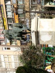 تمثال فرانكو في مدينة سانتندير