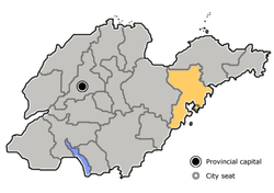 موقع مدينة چینگداو (بالأصفر) في مقاطعة شان‌دونگ.