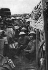 戦闘前のオーストラリア兵。写真の中で生還したのは3名のみであった