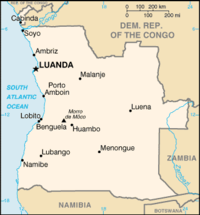 خريطة أنگولا، بما فيها جيبها الخارجي، كابيندا في الركن العلوي اليسار.