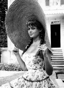 Brigitte Bardot wearing a giant straw hat, 1950.jpg