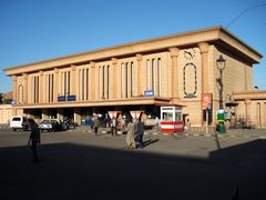 محطة أسوان.