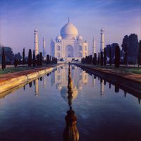 Considered to be an "unrivalled architectural wonder", the Taj Mahal in Agra is a prime example of Indo-Islamic architecture. One of the world's seven wonders.[15]