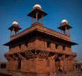 الديوان الخاص في فتحبور سيكري, فتحبور سيكري كانت عاصمة جلال الدين أكبر بالهند.