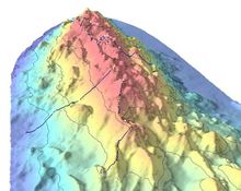 خريطة أعماق تبين جزء من جبل ديڤدسون الغاطس. النقاط تبين حضانات مرجانية هامة.