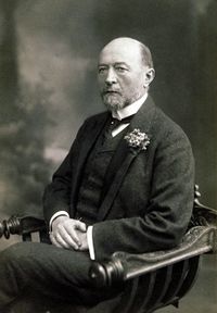 Emil von Behring sitzend.jpg