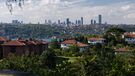 Istanbul Levent skyline.jpg