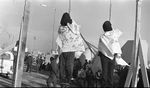 أشخاص مشنوقون في بني غازي عام 1977 بعد اعلان القذافي الثورة.
