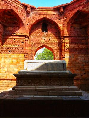 Iltutmish Tomb N-DL-93.jpg