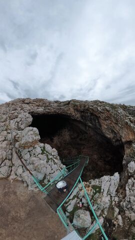 Akmeshit cave entrance-1.jpg