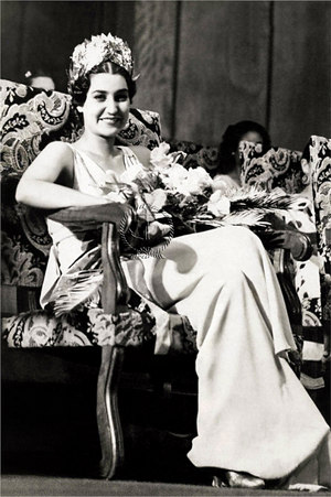 Charlotte-Wassef-of-Alexandria-Crowned-Miss-Universe-Brussels-1935.png