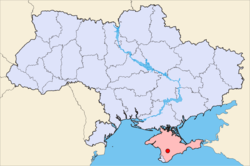 سيمفروپول على خريطة اوكرانيا (أزرق) في القرم (وردي).