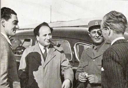 د. والتر إيتان وموشيه ديان وباقي الوفد الإسرائيلي في اتفاقيات الهدنة في رودس، 1949.