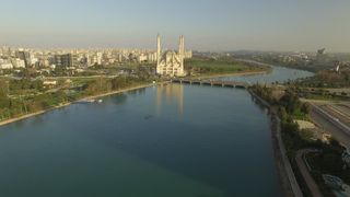 Seyhan river passes through Adana.jpg