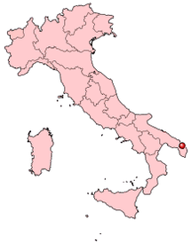 موقع مدينة ليتشه (نقطة حمراء) داخل إيطاليا.