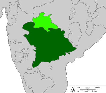 حيدر آباد (بالأخضر الداكن) ومقاطعة برار التي لم تك جزءاً من رئاسة حيدر آباد إلا أنها كانت خاضعة للنظام بين 1853 و 1903 (بالأخضر الفاتح).
