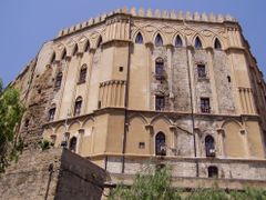 Palermo palazzo normanni.jpg