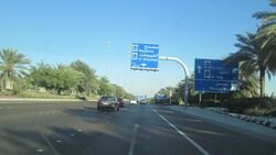 الطريق السريع E30 الذي يمتد من مدينة أبو ظبي إلى مدينة العين عبر المصفح.