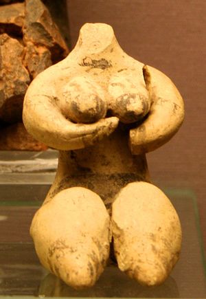 Naked female figurine Chagar Bazar Syria 2-3000BC British Museum.jpg