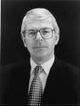 السير جون ميجور KG CH ACIB خدم 1990–1997 و. 1943 (81 عاماُ)