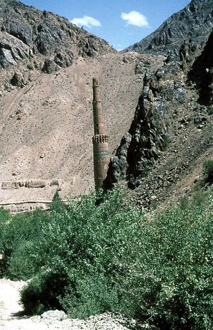 Minaret of Jam melts into rugged landscape - panoramio.jpg