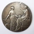 ميدالية تذكارية بمناسبة افتتاح قناة السويس في 17 نوفمبر 1869، من تصميم أوسكار روتي (الوجه)