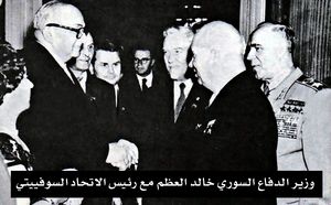 الرئيس خالد العظم من رئيس الاتحاد السوفييتي.jpg