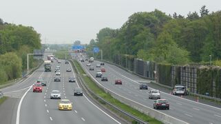 Right-hand traffic on the A2 in Germany