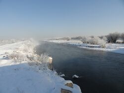 نهر طلاس بالقرب من مدينة طلاس، بالشتاء.