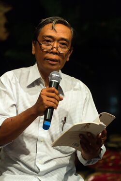 Iman Budhi Santosa at book launch, 2015-05-30 01.jpg