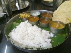وجبة غداء تقليدية من جنوب الهند.