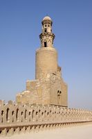 منارة لولبية في مسجد ابن طولون، القاهرة، (بُني 876-879)