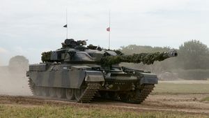 Chieftain Tank (9628802829).jpg