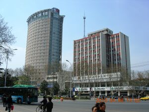 淮南市洞山中路景色-新锦江大酒店 - panoramio - luchangjiang~鲁昌江.jpg