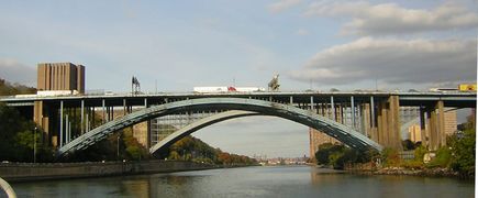 Alexander Hamilton Bridge, an open-spandrel arch bridge