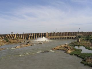 Alrusirs dam.jpg