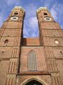 Frauenkirche, Munich, ألمانيا, erected 1468-1488, looking up at the towers