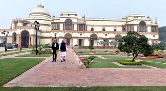 Prime Minister Narendra Modi with British Prime Minister Theresa May at Hyderabad House.jpg