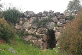 Corbel arch built from Cyclopean masonry, in the Greek Arkadiko bridge