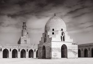 مسجد أحمد بن طولون هو الأثر الوحيد الباقي من القطائع