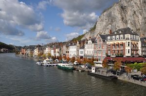 Dinant Meuse R01.jpg